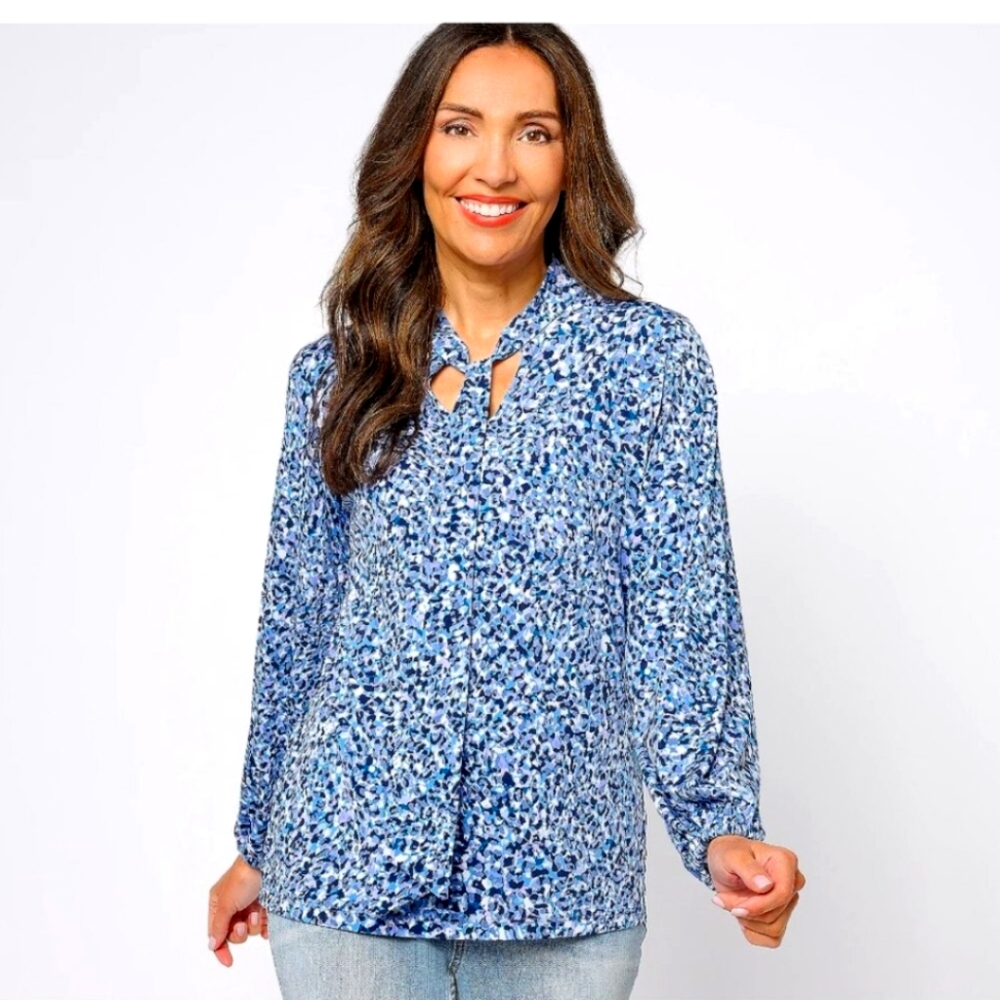SUSAN GRAVER TOP brand new LONG SLEEVES size small CHEST MEASURES 40" blue